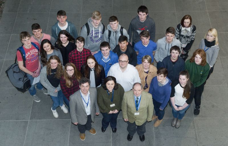 FREE PIC - NO REPRO FEE - Jan 23, 2016
Students who toook part in the HighTech TY - TechnoDen Innovation Competition 2016 which took place at the Tyndall National Institute in Cork. Included are judges Dr. Eileen Hurley, Tyndall Nat. Institute; Dr. Kevin