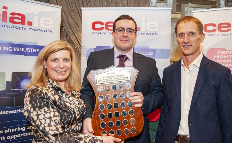 FREE PIC - NO REPRO FEE - Feb 11, 2020
Valerie Cowman, chair of Cork ETB presenting Conor Walsh, CIT's Student of the Year for 2019 in Electronic and Electrical Engineering with the CEIA's perpetual plaque in recognition of his achievement; also included
